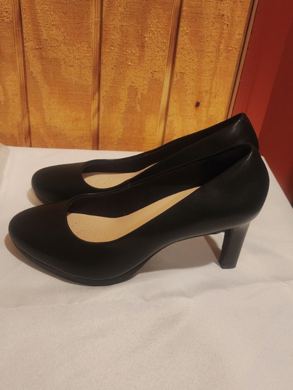 Clarks Women's Ambyr Joy High-Heeled Comfort Pumps Size 9W